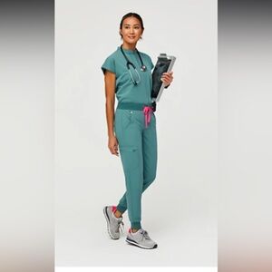 Figs hydrogreen Catarina top and Zamora joggers size Small